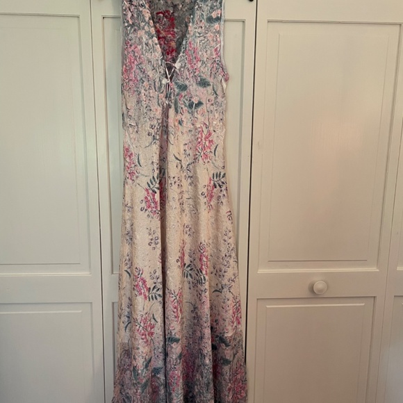 Komorov dress - Picture 2 of 2